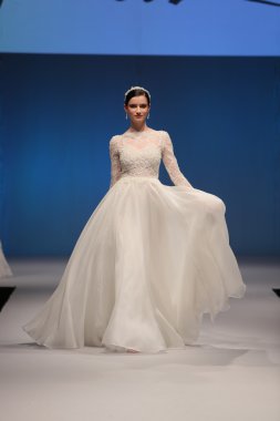 Rhea Costa Sonbahar 2017 Gelinlik Koleksiyonu