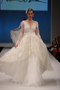 Rhea Costa Sonbahar 2017 Gelinlik Koleksiyonu