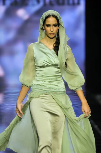 Colección Laura y Medni durante la Semana de la Moda de Moscú —  Fotos de Stock