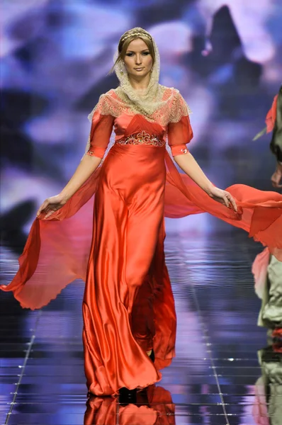 Laura and Medni Collection during Moscow Fashion Week — Stockfoto