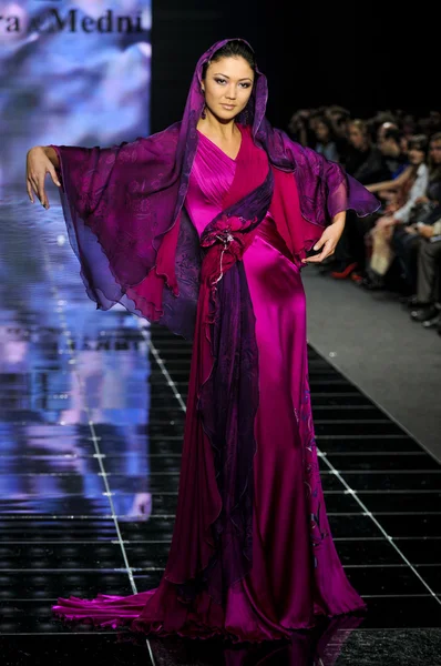 Laura and Medni Collection during Moscow Fashion Week — Stockfoto