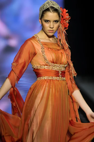 Laura ve Medni koleksiyon Moskova moda haftası sırasında — Stok fotoğraf