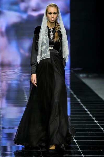 Laura and Medni Collection during Moscow Fashion Week — ストック写真