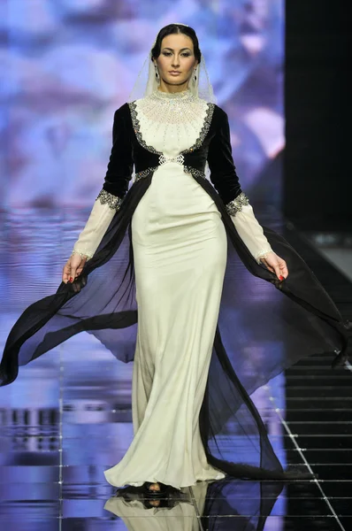 Laura and Medni Collection during Moscow Fashion Week — Stockfoto