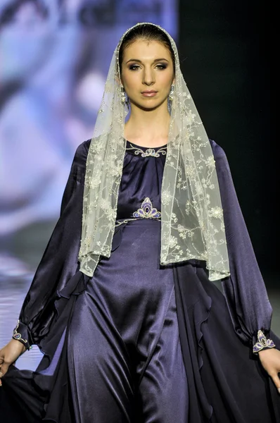 Laura and Medni Collection during Moscow Fashion Week — Stockfoto