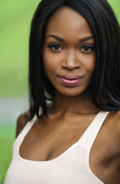  Güzel Afrikalı Amerikalı kadın.