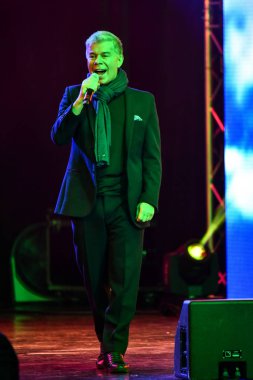 Oleg Gazmanov büyük Apple Müzik Ödülleri sırasında Sahne Alanı'nda gerçekleştirme