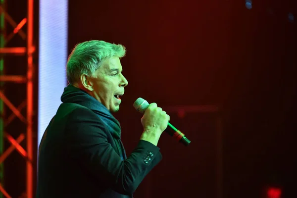 Oleg Gazmanov actuando en el escenario durante los Big Apple Music Awards — Foto de Stock