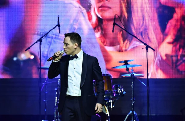 Rodion Gazmanov performing on stage during the Big Apple Music Awards — Stock Photo, Image