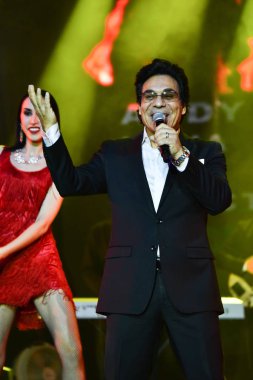 Şarkıcı Andy Madadian Sahne Alanı'nda büyük Apple Müzik Ödülleri sırasında gerçekleştirir.