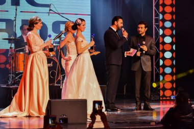 Genel atmosfer sahnede büyük Apple Müzik Ödülleri