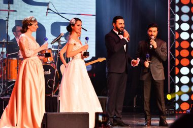 Genel atmosfer sahnede büyük Apple Müzik Ödülleri