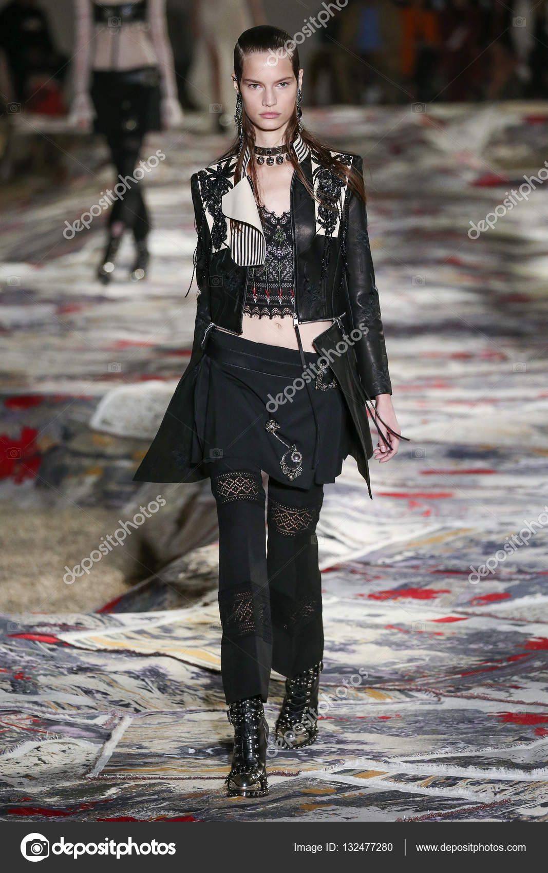 Alexander McQueen designed by Sarah Burton show — Stock Editorial