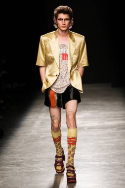  Vivienne Westwood show  clipart