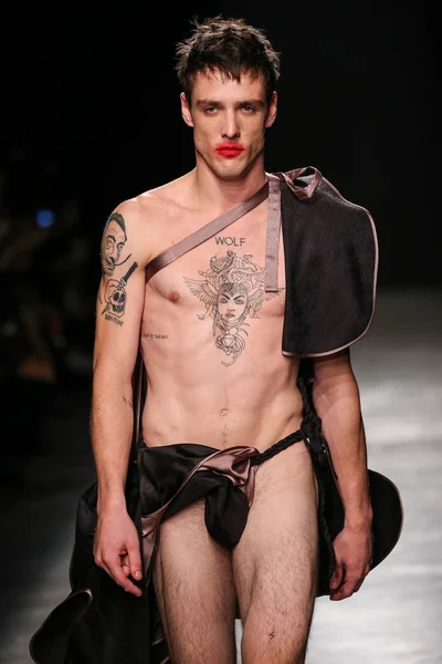  Vivienne Westwood gösteri 