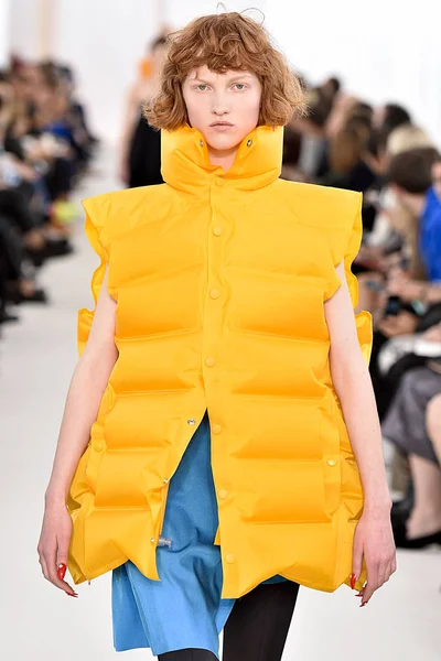 Balenciaga designed by Demma Gvasalia show — Stock Photo, Image