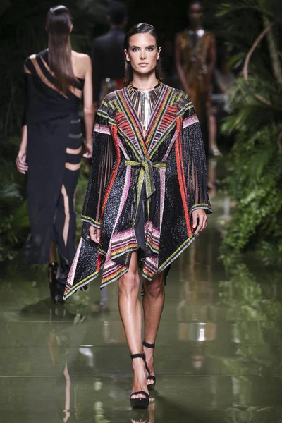 Balmain show as part of the Paris Fashion Week — Stock Photo, Image