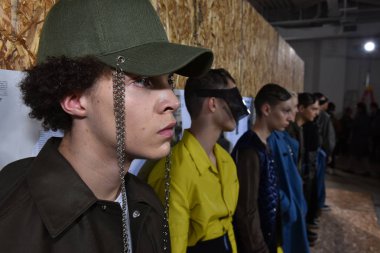 Modelleri poz özel ilke tanıtımı