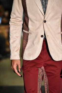  Antinoo erkek giyim sonbahar 2017 metamorfoz koleksiyonu 