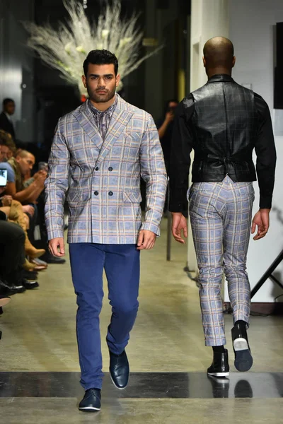 Antinoo Menswear Fall 2017 Metamorphosis Collection — Stockfoto