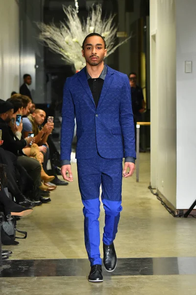 Antinoo Menswear Fall 2017 Metamorphosis Collection — Stockfoto