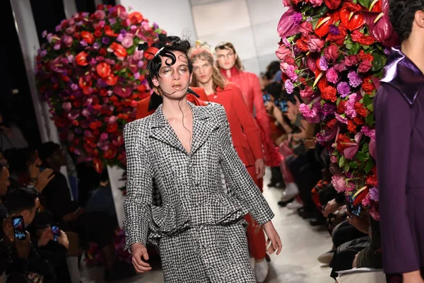 Modelleri Palomo İspanya toplama pist yürür