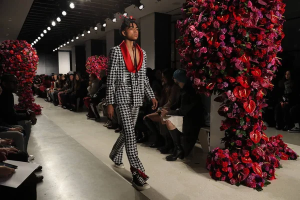 Coleção Palomo Espanha durante a NYFW — Fotografia de Stock