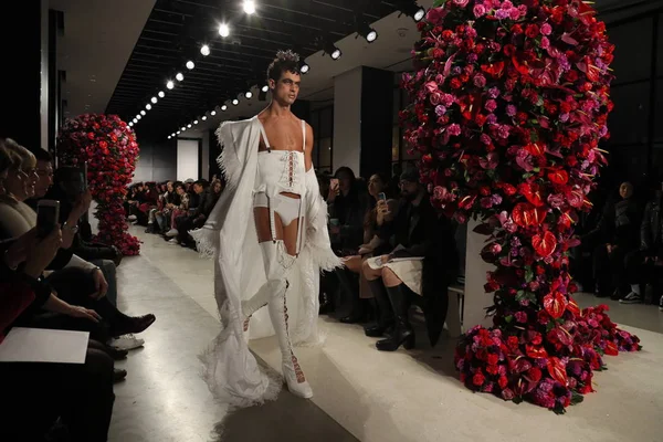 Coleção Palomo Espanha durante a NYFW — Fotografia de Stock