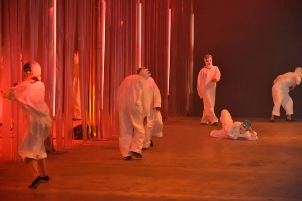 Des danseurs se produisent au défilé de Rochambeau Photo De Stock