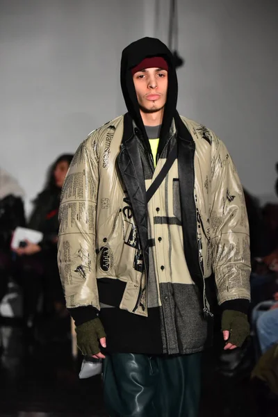 Ν. Hoolywood κατά τη διάρκεια της Nyfw — Φωτογραφία Αρχείου