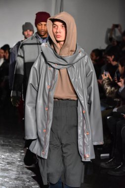 N. Hoolywood Nyfw sırasında