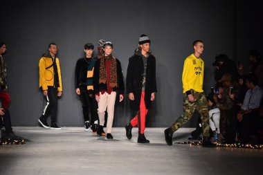 Ovadia ve oğulları pist gösteri