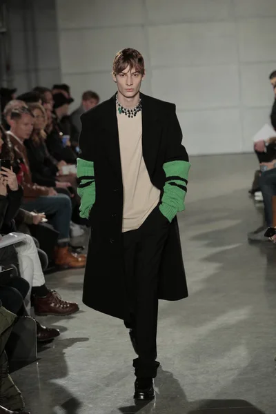 Raf simons modenschau — Stockfoto