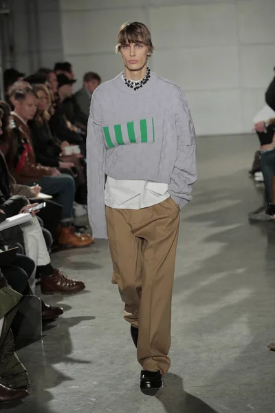 Raf simons modenschau — Stockfoto