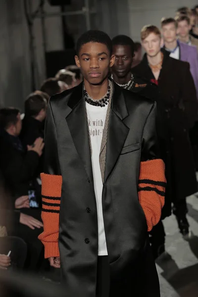 Raf Simons defile — Stok fotoğraf