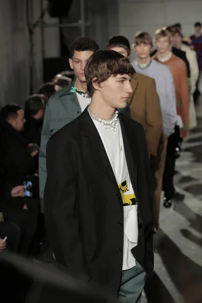 Raf Simons modeshow — Stockfoto