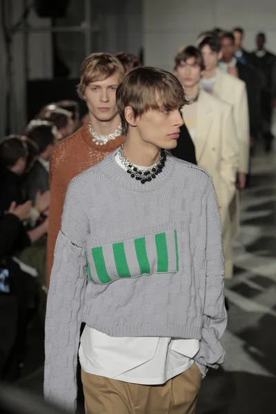 Raf Simons modevisning — Stockfoto