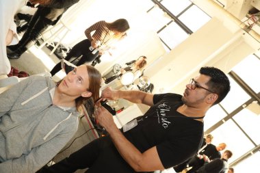 Loris Diran genel sahne arkası atmosferinin göster