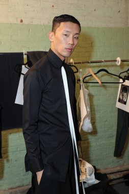 Loris Diran genel sahne arkası atmosferinin göster