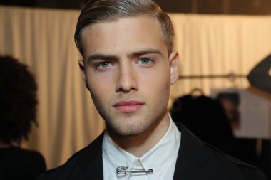 Loris Diran genel sahne arkası atmosferinin göster