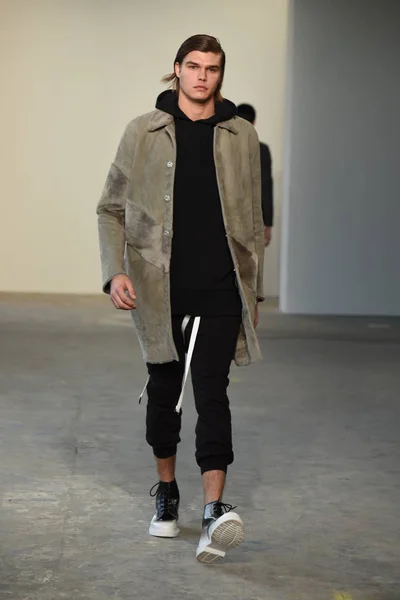 Loris Diran Pista NYFW — Foto de Stock