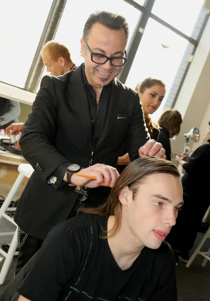 Allgemeine Backstage-Atmosphäre bei loris diran show — Stockfoto