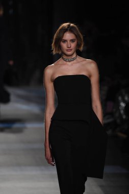  Cushnie Et Ochs koleksiyonu