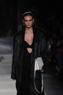 Cushnie Et Ochs koleksiyonu