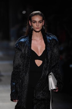  Cushnie Et Ochs koleksiyonu