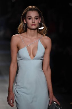  Cushnie Et Ochs koleksiyonu
