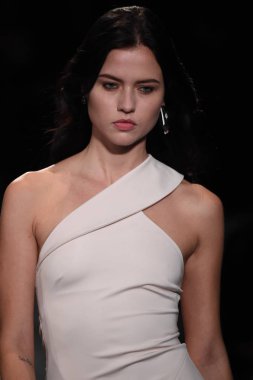  Cushnie Et Ochs koleksiyonu
