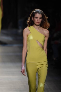  Cushnie Et Ochs koleksiyonu