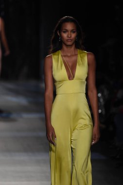  Cushnie Et Ochs koleksiyonu
