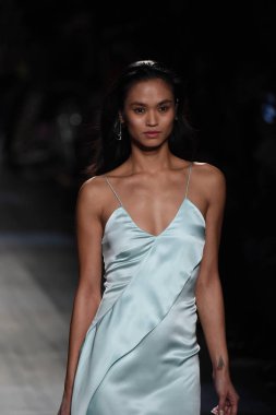  Cushnie Et Ochs koleksiyonu